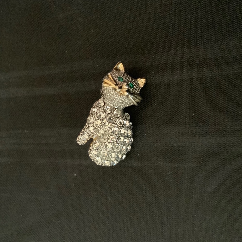 Vintage Rhinestone Cat Brooch